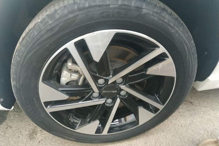 Used BAIC Beijing EU5 PLUS 2021 R600 Premium Edition Exterior 8