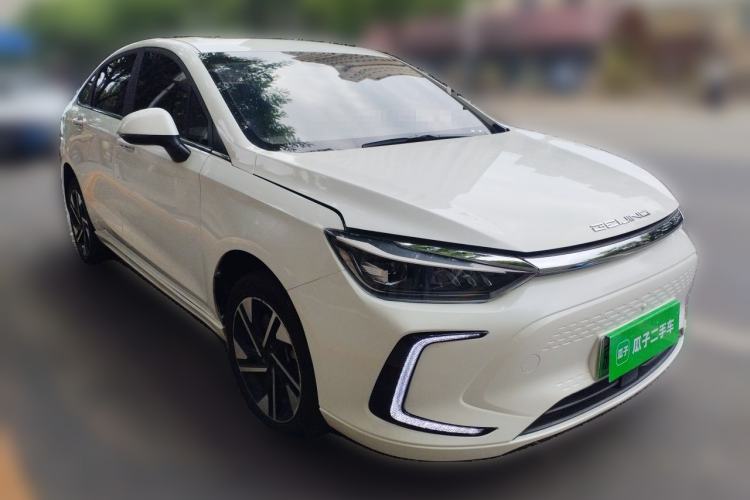 Used BAIC Beijing EU5 PLUS 2021 R500 Premium Edition Front Right 45 Deg