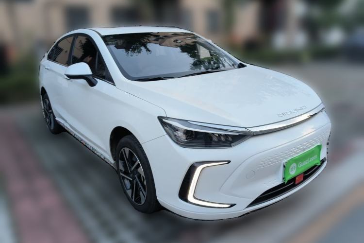 Used BAIC Beijing EU5 PLUS 2021 R500 Premium Edition Front Right 45 Deg