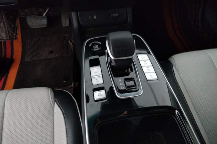 Used BAIC Beijing EU5 PLUS 2021 R600 Premium Edition Gear Lever