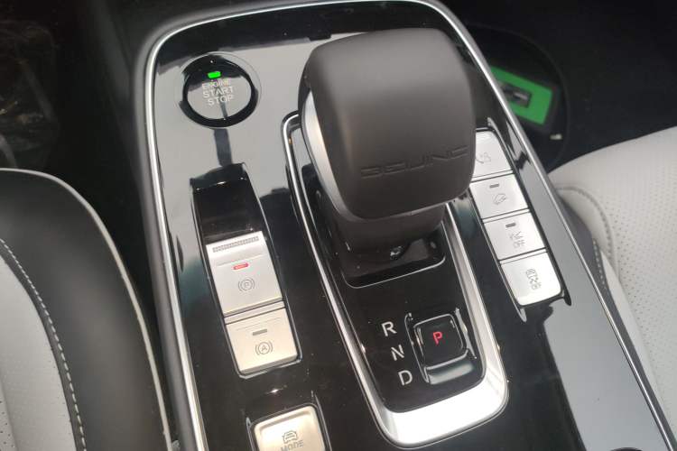 Used BAIC Beijing EU5 PLUS 2021 R500 Premium Edition Gear Lever