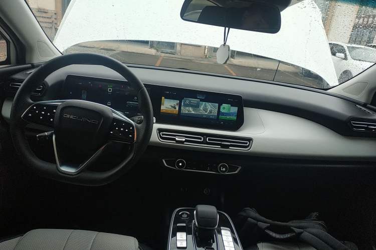 Used BAIC Beijing EU5 PLUS 2021 R600 Premium Edition Interior 2