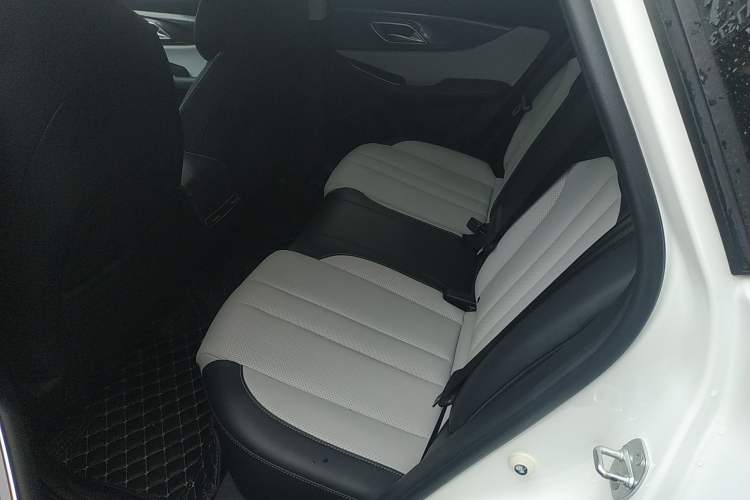 Used BAIC Beijing EU5 PLUS 2021 R600 Premium Edition Interior 4