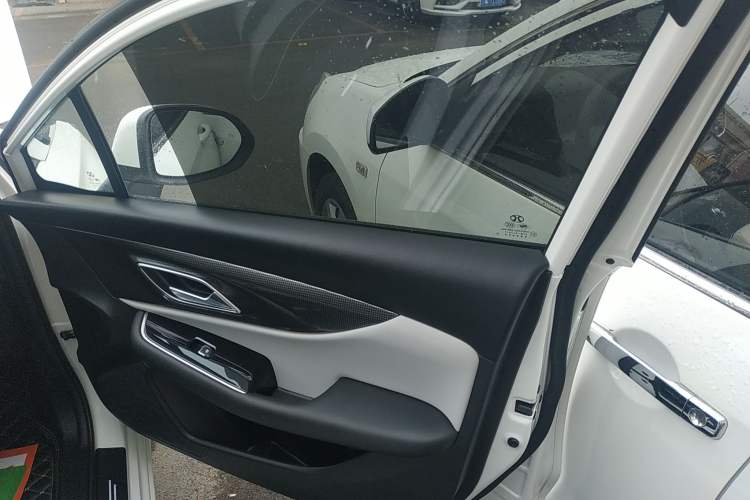 Used BAIC Beijing EU5 PLUS 2021 R600 Premium Edition Interior 5