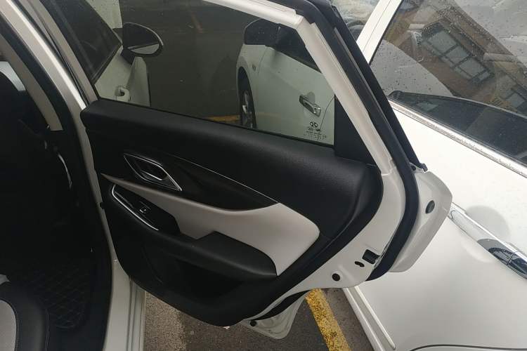 Used BAIC Beijing EU5 PLUS 2021 R600 Premium Edition Interior 6