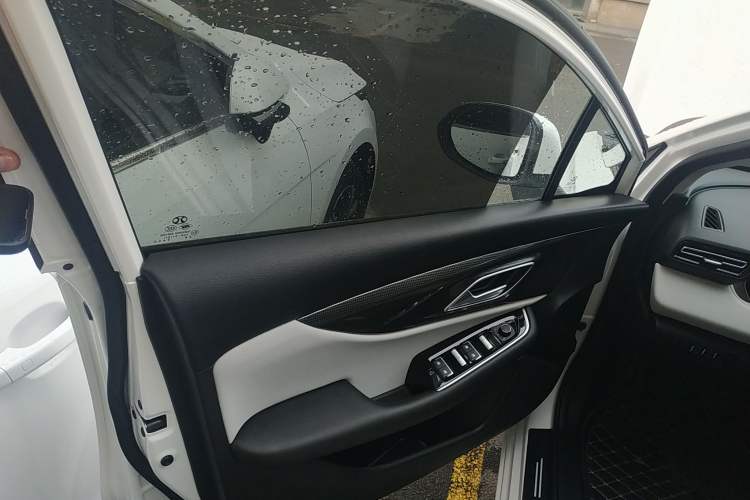 Used BAIC Beijing EU5 PLUS 2021 R600 Premium Edition Interior 7