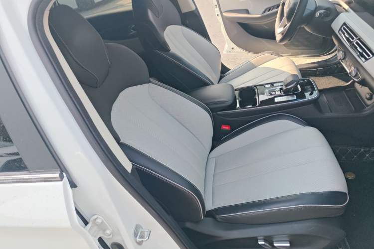 Used BAIC Beijing EU5 PLUS 2021 R600 Premium Edition Right Front Seat
