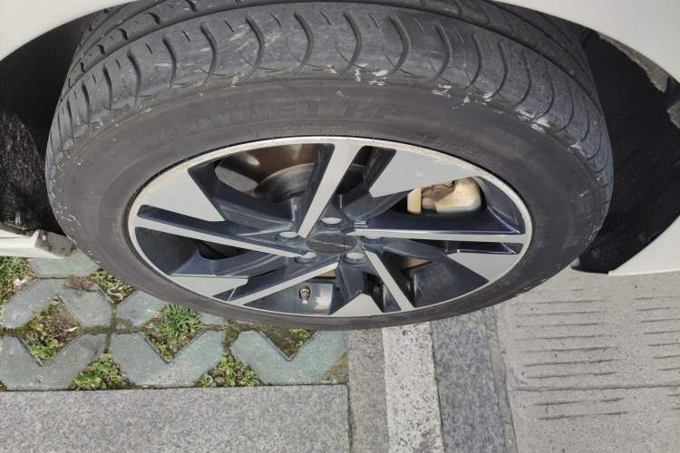 Used BAIC Beijing EU5 PLUS 2021 R500 Prestige Edition Right Front Wheel Hub