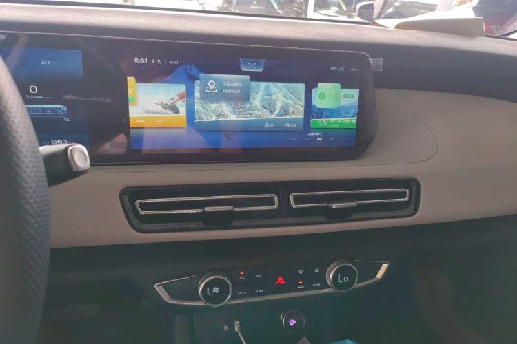 Used BAIC Beijing EU5 PLUS 2022 Enjoy Travel Edition Audio And AC Panel
