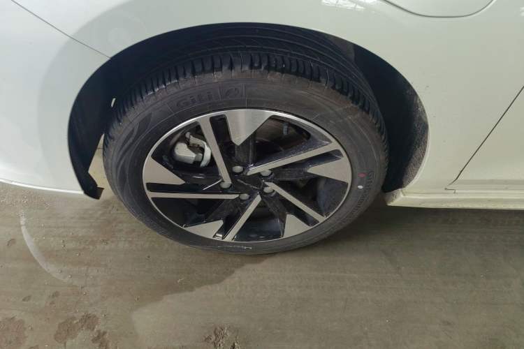 Used BAIC Beijing EU5 PLUS 2022 Enjoy Travel Edition Left Front Wheel Hub