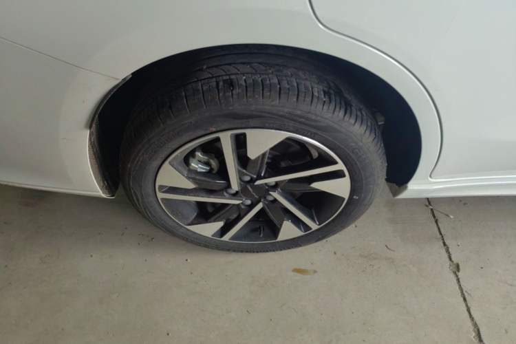 Used BAIC Beijing EU5 PLUS 2022 Enjoy Travel Edition Right Rear Wheel Hub