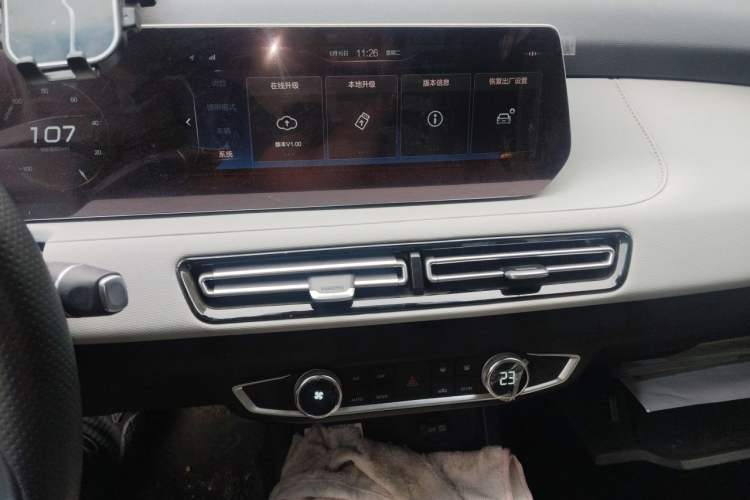 Used BAIC Beijing EU5 PLUS 2023 R500 Premium Travel Edition Audio And AC Panel
