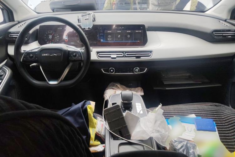 Used BAIC Beijing EU5 PLUS 2023 R500 Premium Travel Edition Center Console