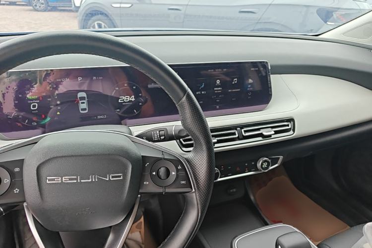 Used BAIC Beijing EU5 PLUS 2023 R500 Premium Edition Center Console