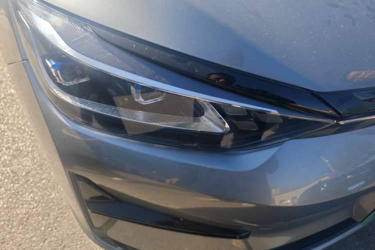 Used BAIC Beijing EU5 PLUS 2023 R600 Premium Edition Right Front Headlight