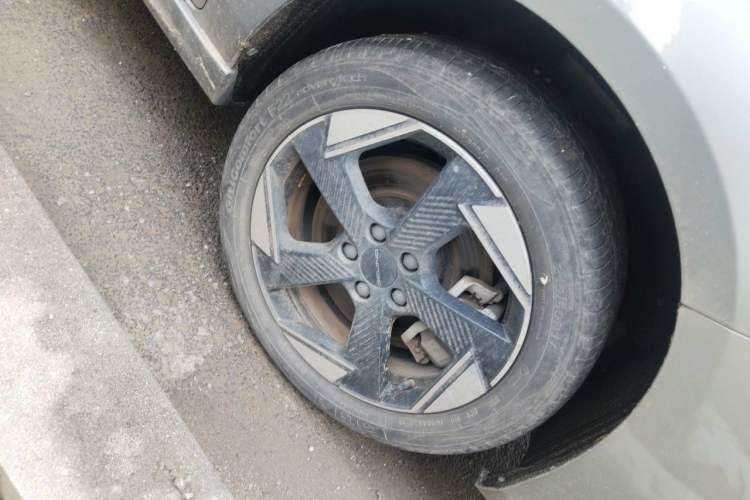 Used BAIC Beijing EU5 PLUS 2023 R500 Premium Travel Edition Right Front Wheel Hub