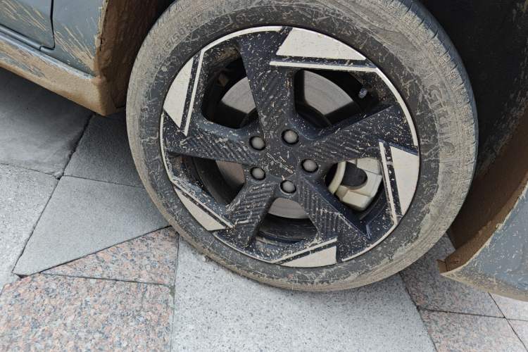 Used BAIC Beijing EU5 PLUS 2023 R500 Premium Travel Edition Right Front Wheel Hub