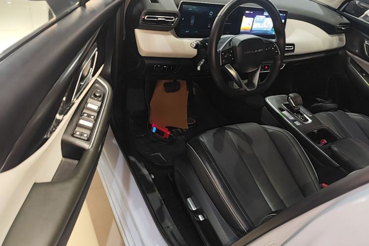 Used BAIC Beijing EU5 PLUS 2023 R500 Premium Edition Driver Seat