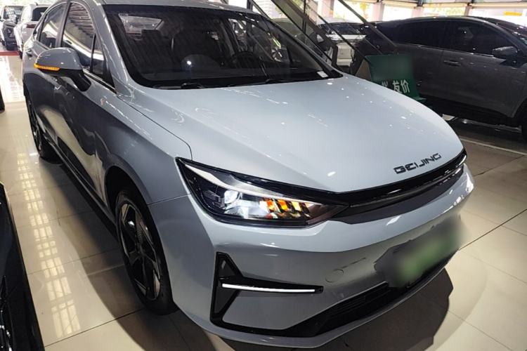 Used BAIC Beijing EU5 PLUS 2023 R500 Premium Edition Front Right 45 Deg