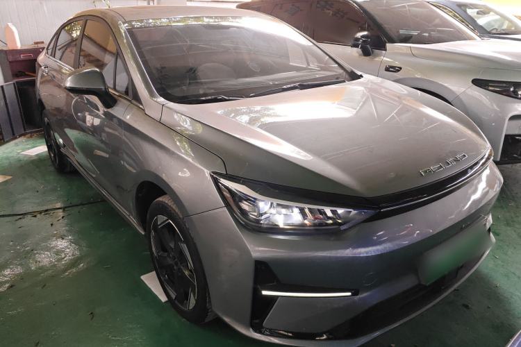 Used BAIC Beijing EU5 PLUS 2023 R500 Premium Edition Front Right 45 Deg