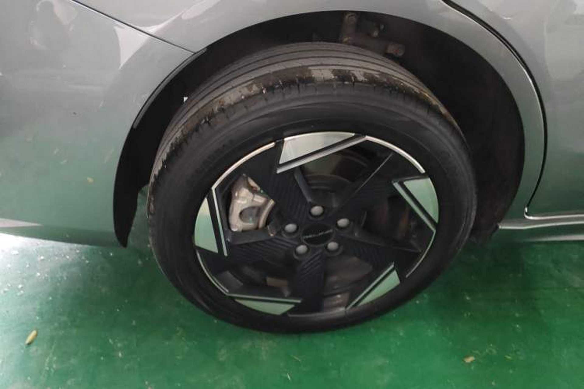 Used BAIC Beijing EU5 PLUS 2023 R500 Premium Edition Right Rear Wheel Hub
