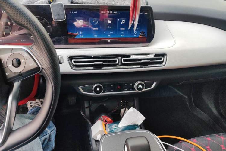 Used BAIC Beijing EU5 PLUS 2023 R600 Premium Edition Audio And AC Panel