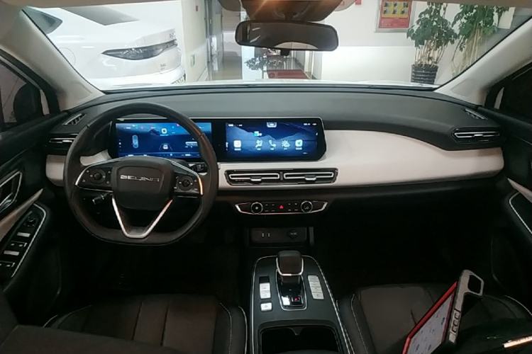 Used BAIC Beijing EU5 PLUS 2023 R500 Premium Edition Center Console