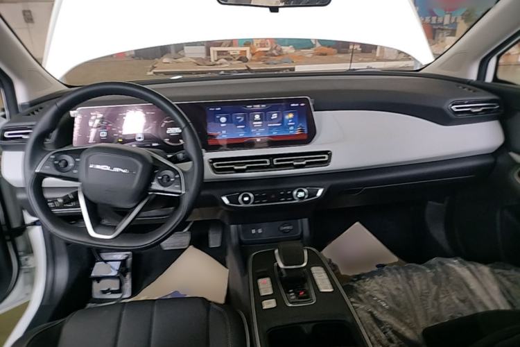 Used BAIC Beijing EU5 PLUS 2023 R600 Premium Edition Center Console