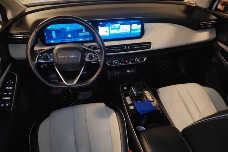 Used BAIC Beijing EU5 PLUS 2023 R600 Premium Edition Center Console