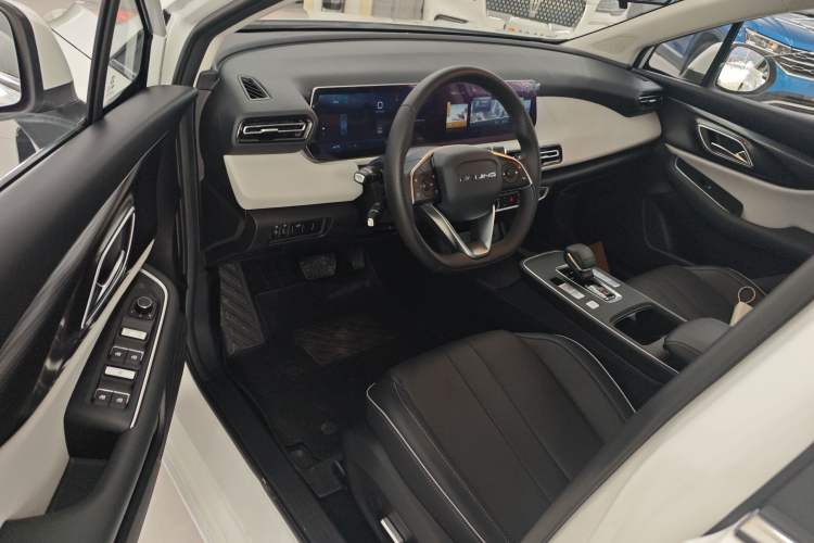 Used BAIC Beijing EU5 PLUS 2023 R500 Premium Edition Driver Seat