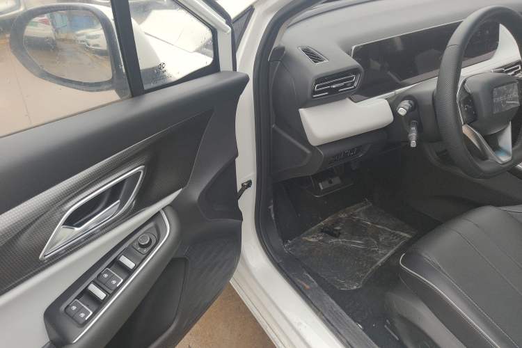 Used BAIC Beijing EU5 PLUS 2023 R600 Premium Edition Driver Seat