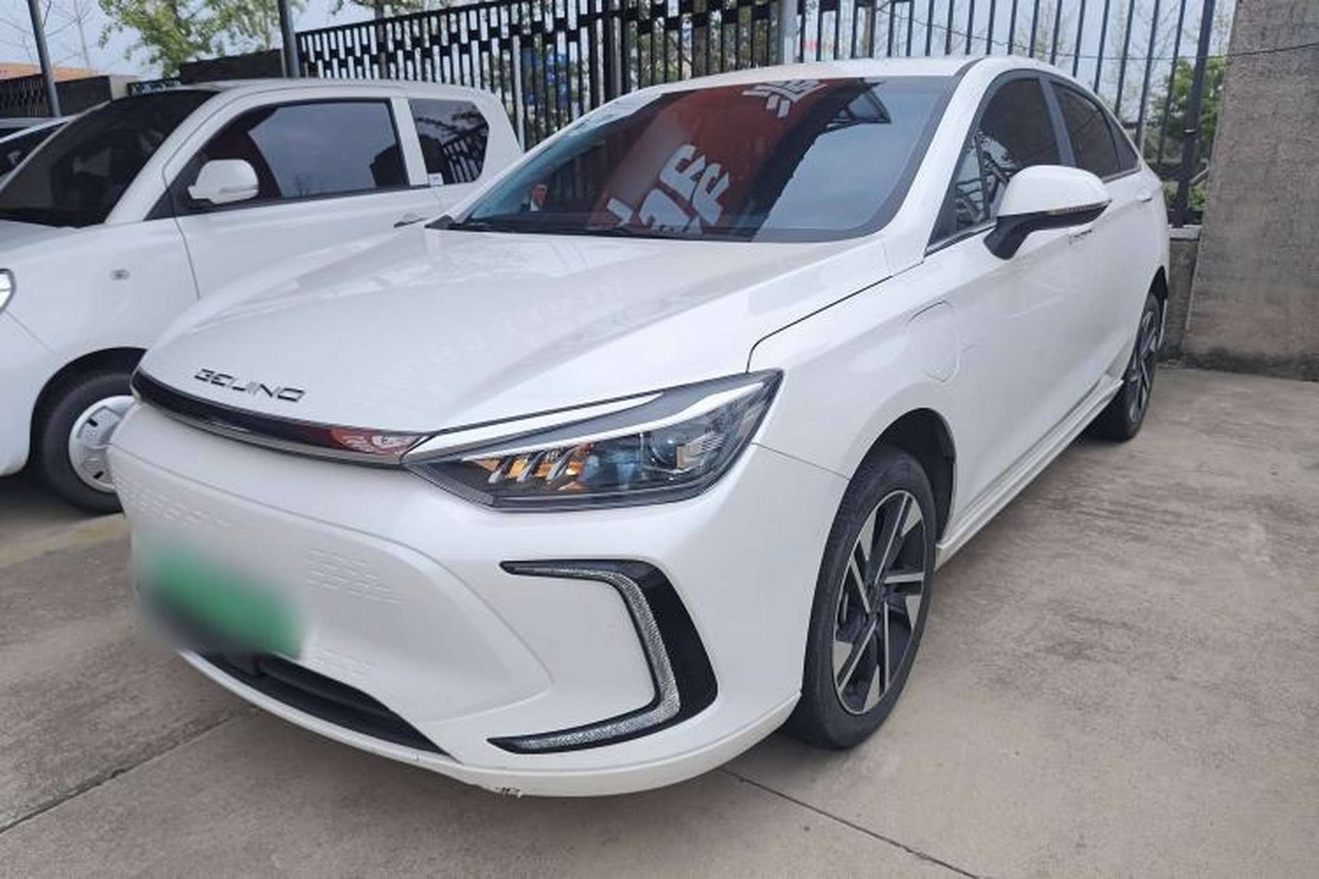 Used BAIC Beijing EU5 PLUS 2023 R500 Premium Edition Front Left 45 Deg