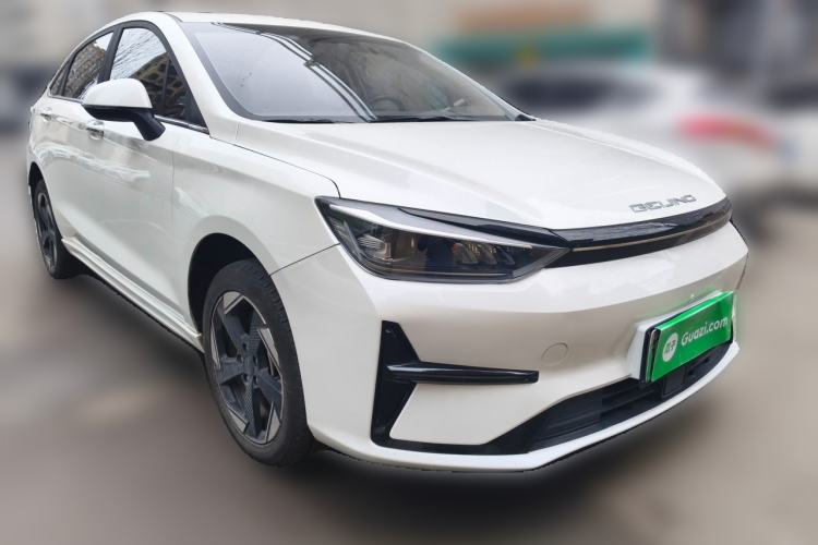Used BAIC Beijing EU5 PLUS 2023 R500 Premium Edition Front Right 45 Deg