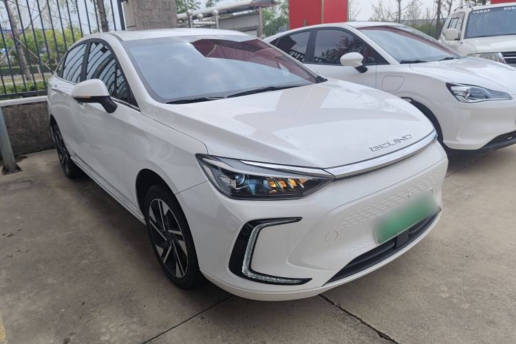 Used BAIC Beijing EU5 PLUS 2023 R500 Premium Edition Front Right 45 Deg