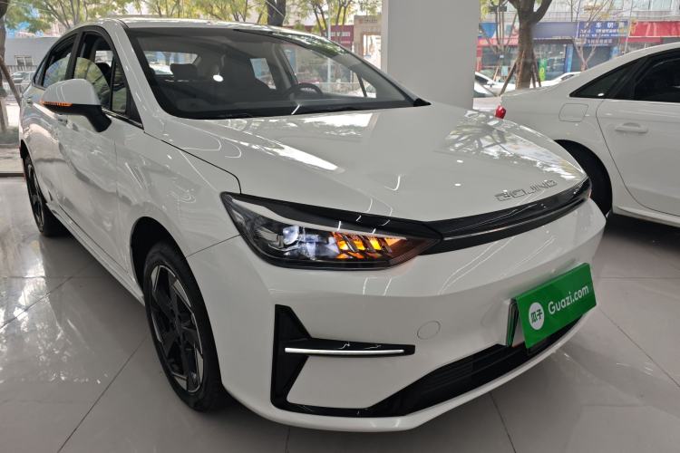 Used BAIC Beijing EU5 PLUS 2023 R500 Premium Edition Front Right 45 Deg