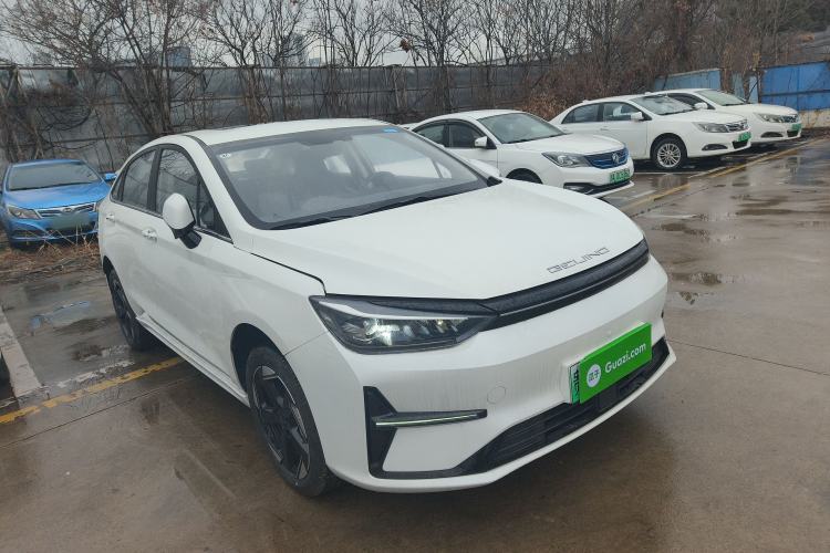 Used BAIC Beijing EU5 PLUS 2023 R600 Premium Edition Front Right 45 Deg