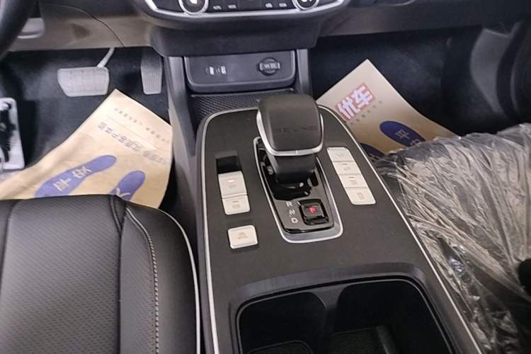 Used BAIC Beijing EU5 PLUS 2023 R600 Premium Edition Gear Lever