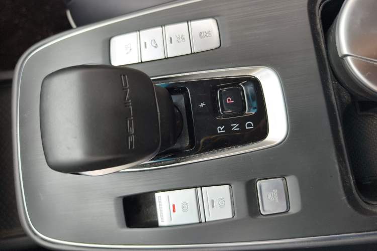 Used BAIC Beijing EU5 PLUS 2023 R600 Premium Edition Gear Lever