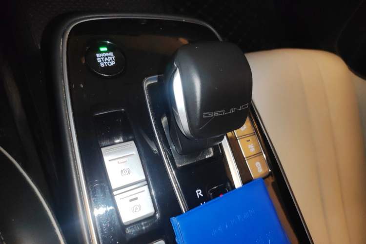 Used BAIC Beijing EU5 PLUS 2023 R600 Premium Edition Gear Lever