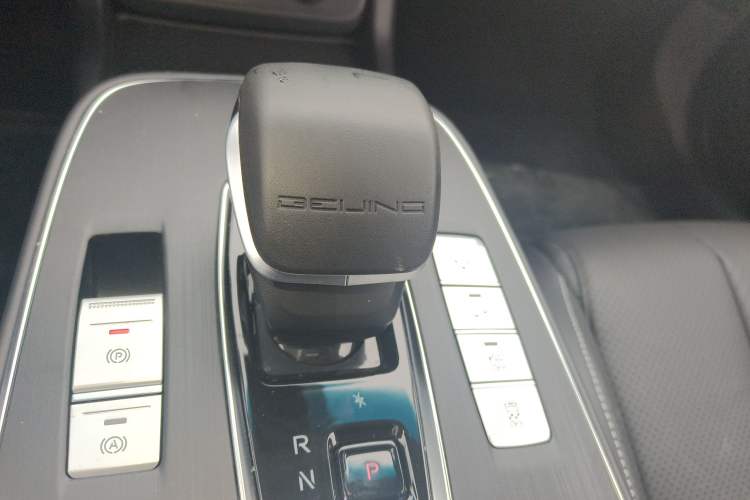 Used BAIC Beijing EU5 PLUS 2023 R600 Premium Edition Gear Lever