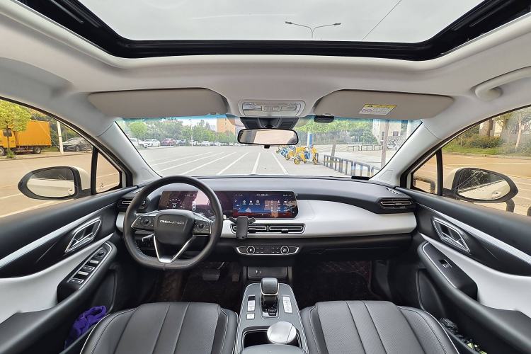 Used BAIC Beijing EU5 PLUS 2023 R600 Premium Edition Interior 3