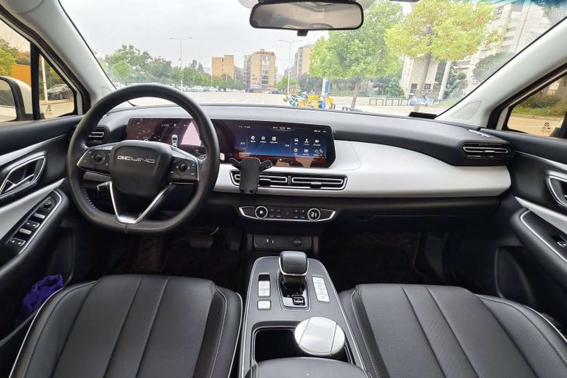 Used BAIC Beijing EU5 PLUS 2023 R600 Premium Edition Interior 4