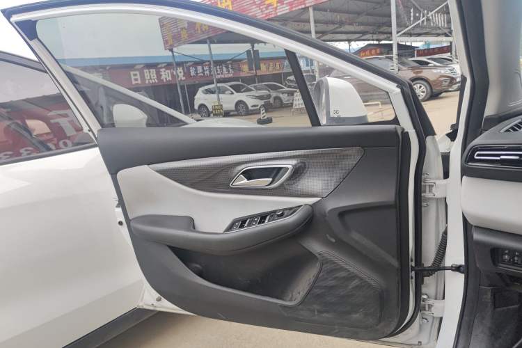 Used BAIC Beijing EU5 PLUS 2023 R500 Premium Edition Left Front Door Interior