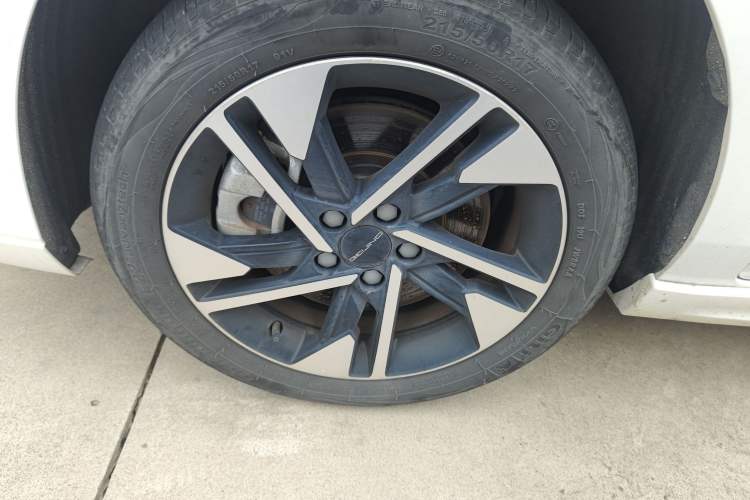 Used BAIC Beijing EU5 PLUS 2023 R500 Premium Edition Left Front Wheel Hub
