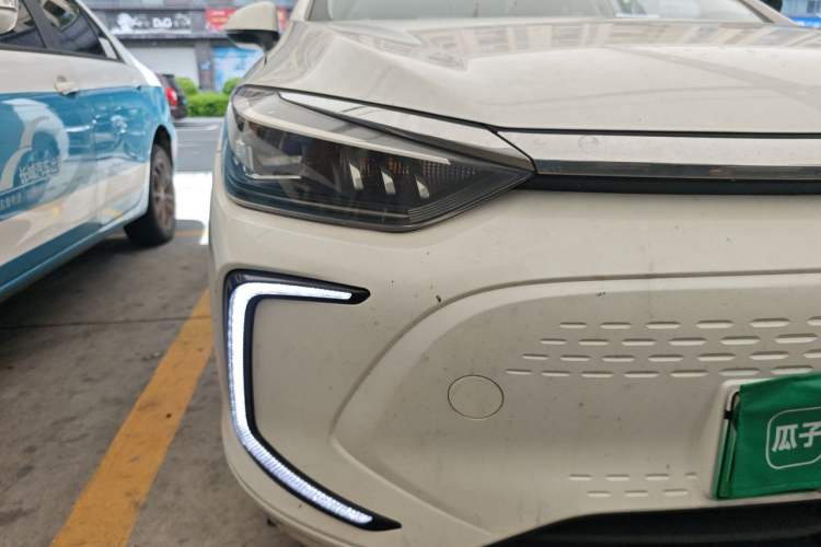 Used BAIC Beijing EU5 PLUS 2023 R500 Premium Edition Right Front Headlight