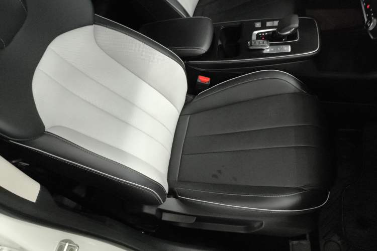 Used BAIC Beijing EU5 PLUS 2023 R500 Premium Edition Right Front Seat