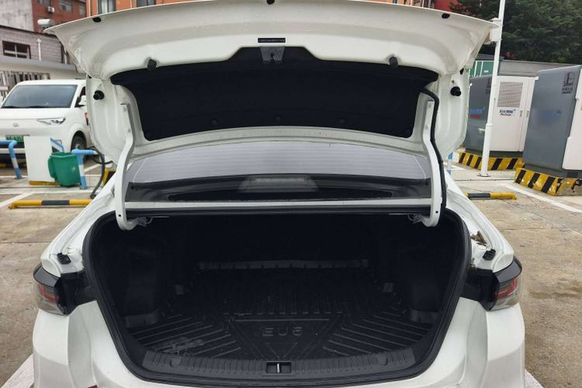 Used BAIC Beijing EU5 PLUS 2023 R600 Premium Edition Trunk