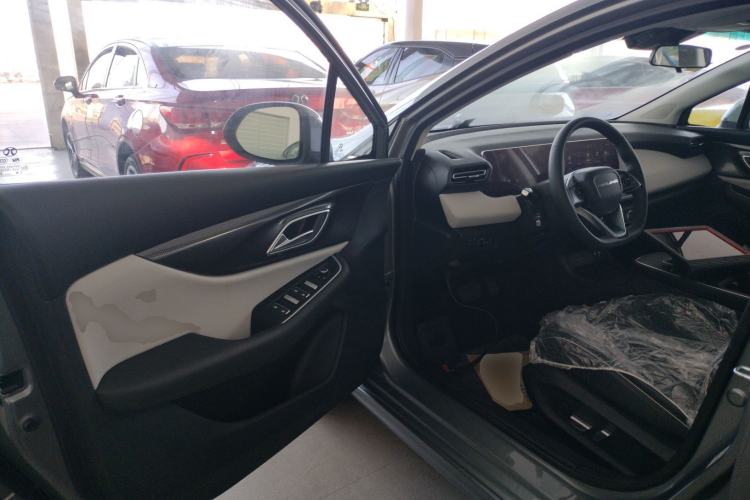 Used BAIC Beijing EU5 PLUS 2024 R600 Premium Travel Edition Driver Seat
