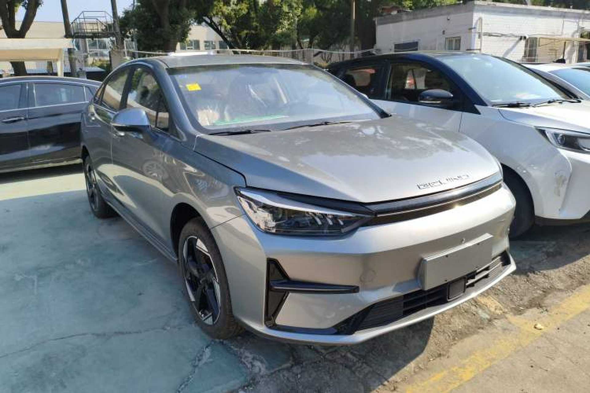 Used BAIC Beijing EU5 PLUS 2024 R600 Premium Travel Edition Front Right 45 Deg