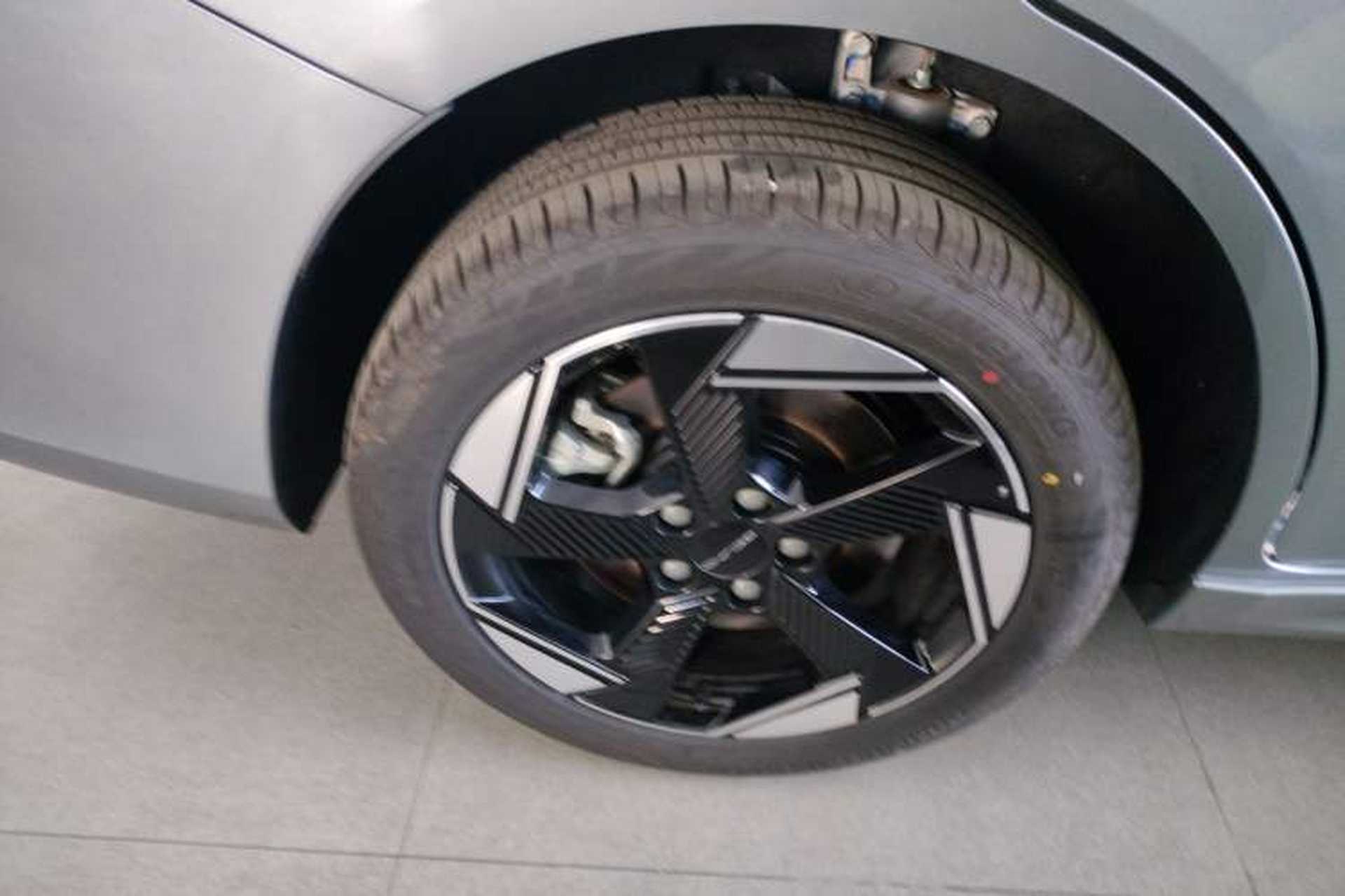 Used BAIC Beijing EU5 PLUS 2024 R600 Premium Travel Edition Right Rear Wheel Hub